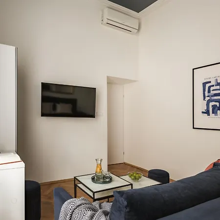 Grodzka Corner By Luvaro Apartmanhotel